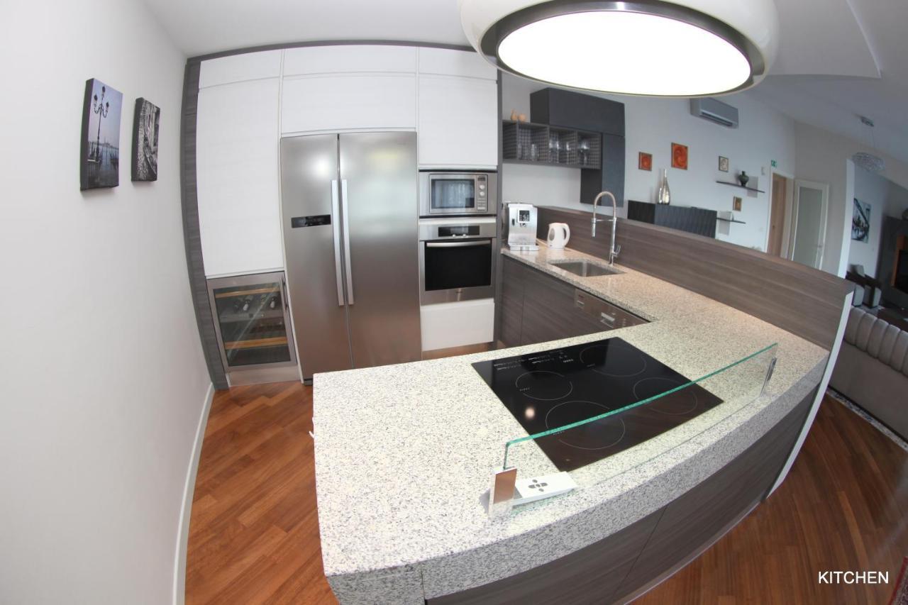 Luxury Marina View Apartment อิซอลา ภายนอก รูปภาพ